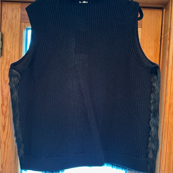 Michael Kors Black Faux Fur Vest - Picture 5 of 6